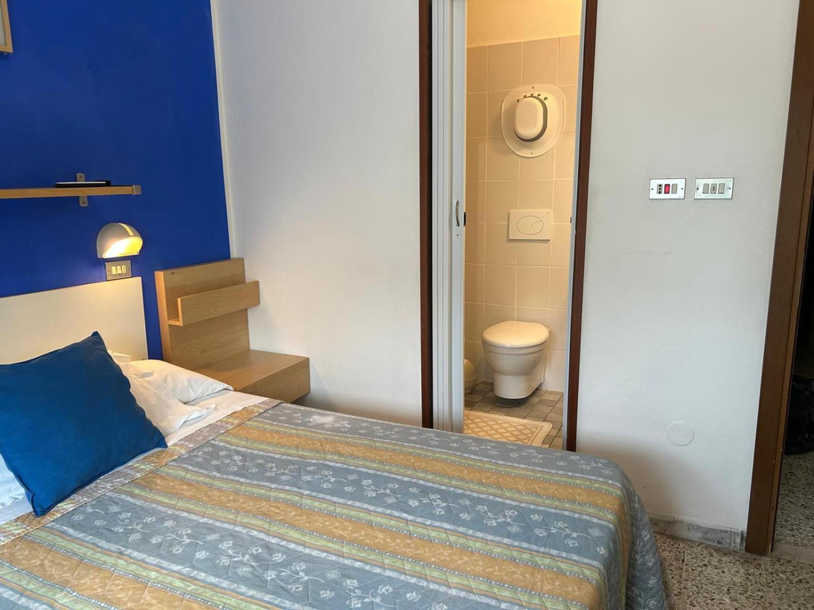 Giovanna Hotel *